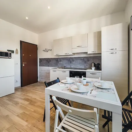 Apartment Beaches 7 Min Away - Wifi - Smart Tv *
