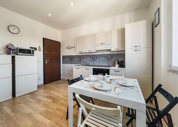 Apartment Beaches 7 Min Away - Wifi - Smart Tv *